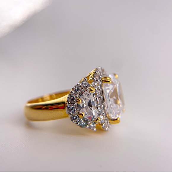 Cushion cut cubic zirconia gold toned ring with round and half circle accents - Picture 4 of 14